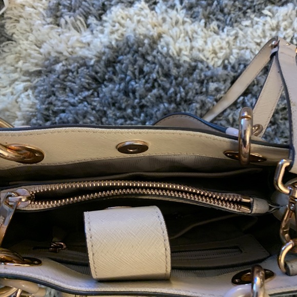 Michael kors hand bag. Cute pink - Picture 2 of 3